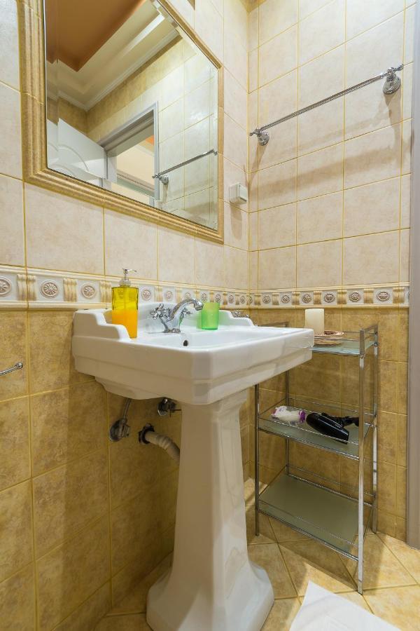 مبيت وإفطار أثينا Family House Next To Acropolis المظهر الخارجي الصورة